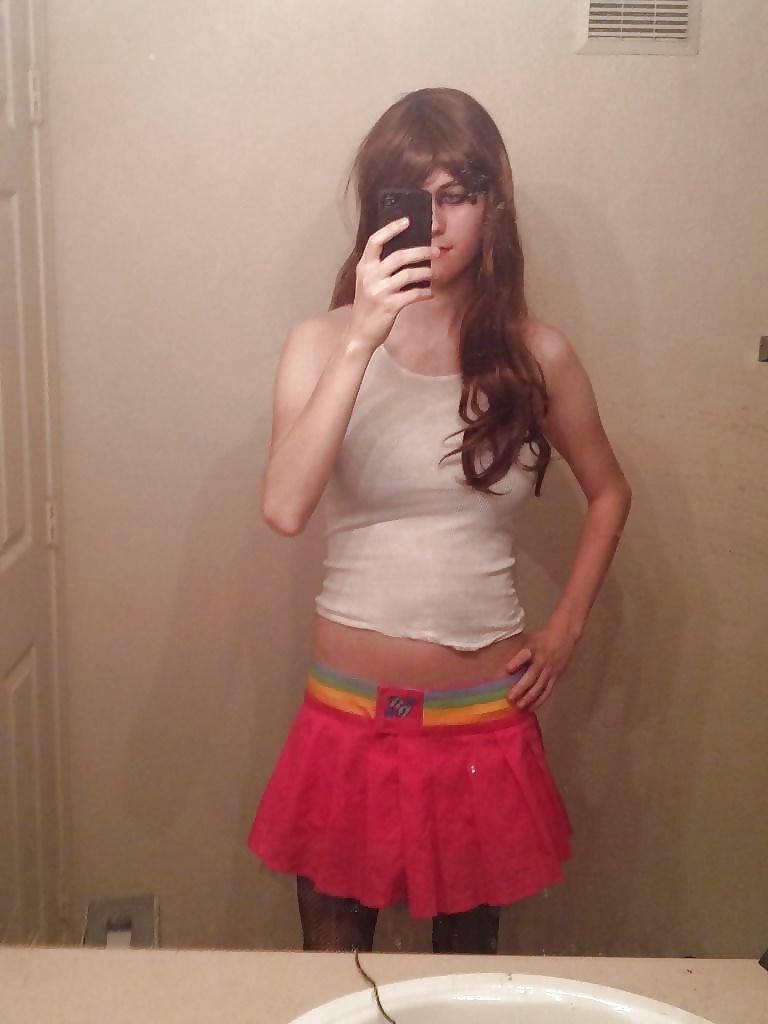 25P Sissys that are so cute and sexy i would bed them all