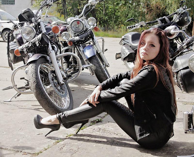 6P Full Leather Bitch on Chopper