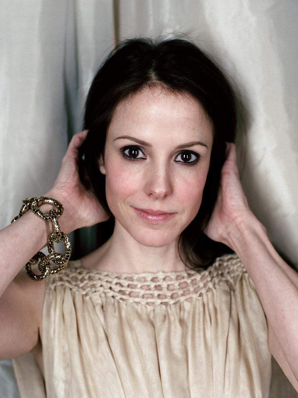23P Mary-Louise Parker-MILF Goddess