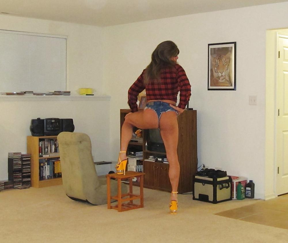 5P Rachel St.Clair Tomboy Bitch in Daisy Dukes
