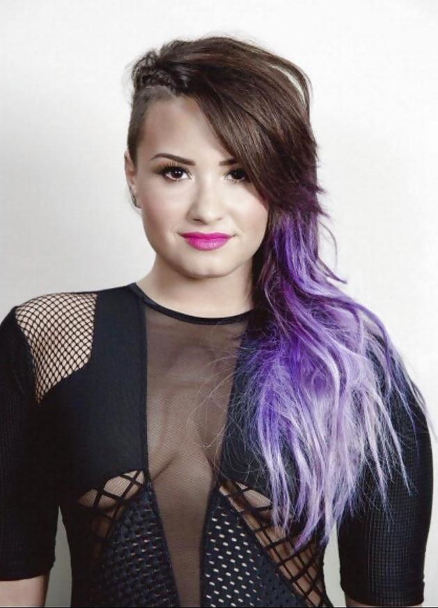 25P Demi Lovato Queen Of Sluts