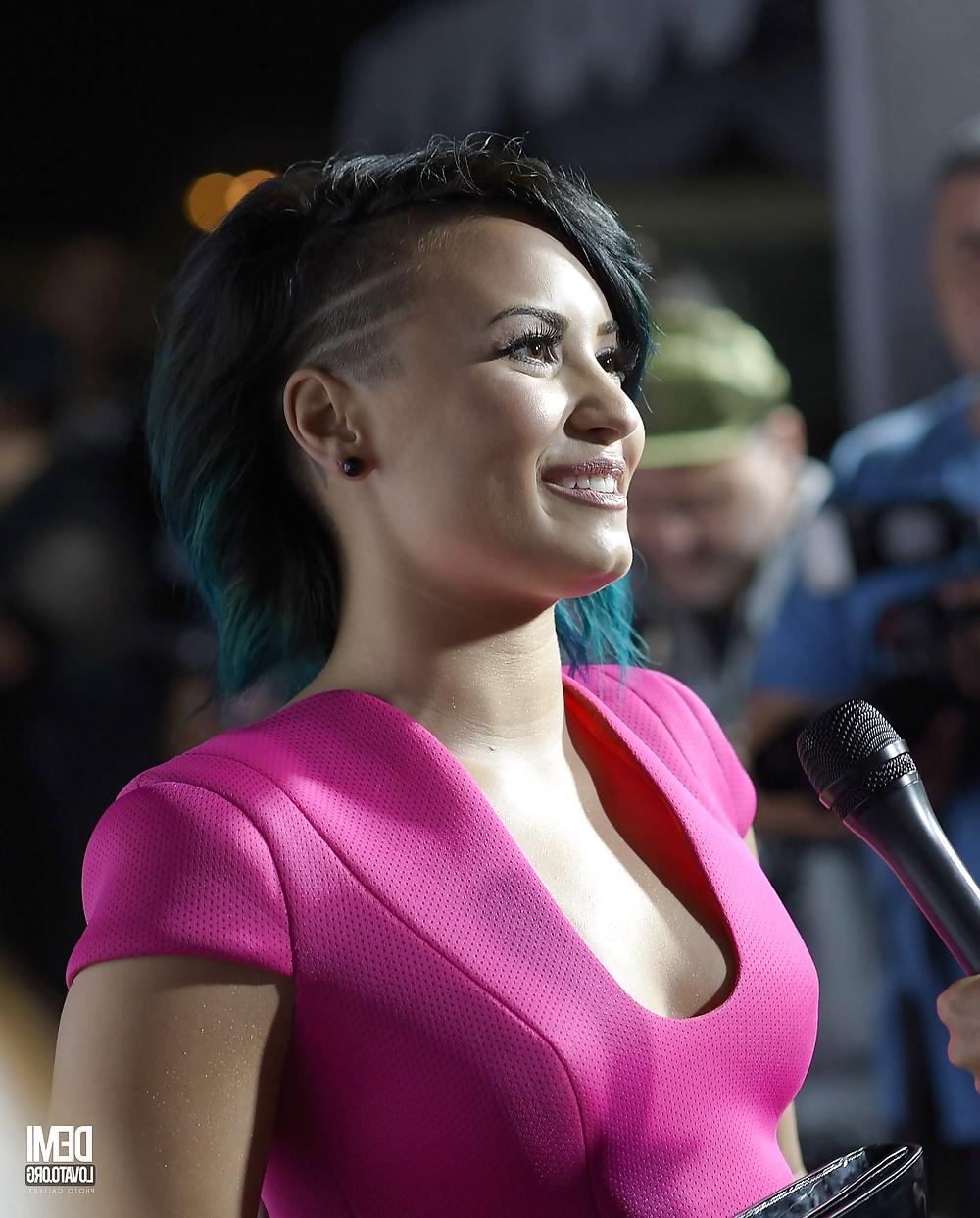 25P Demi Lovato Queen Of Sluts
