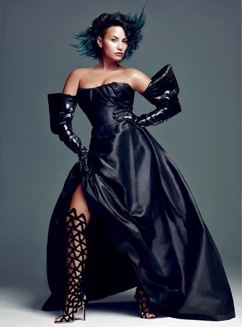 25P Demi Lovato Queen Of Sluts