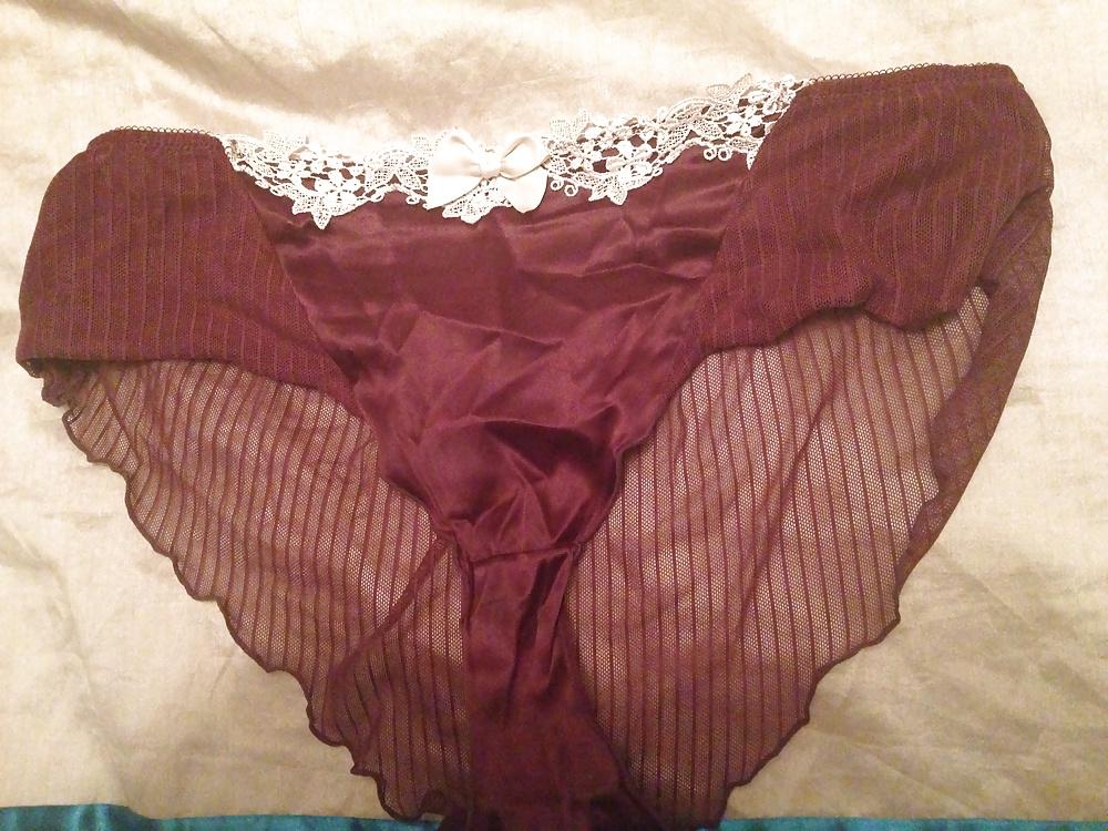 25P Panty play in melonysimon's panties