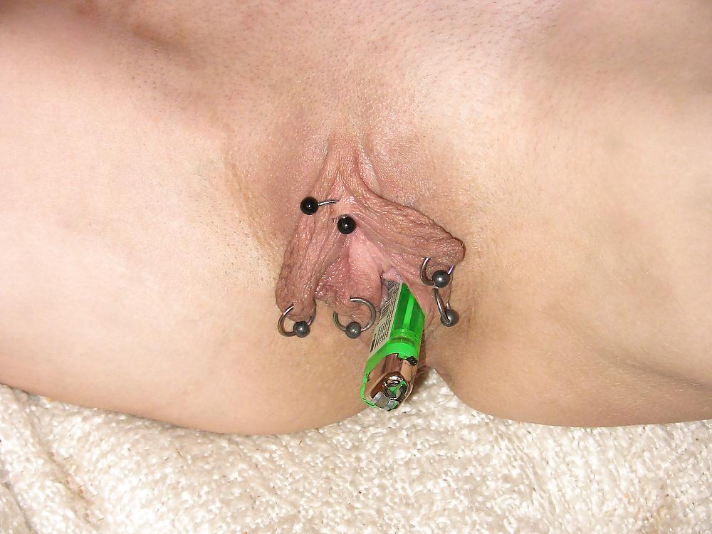 13P Tim 301 Neat shaved pussy has a cigarette break