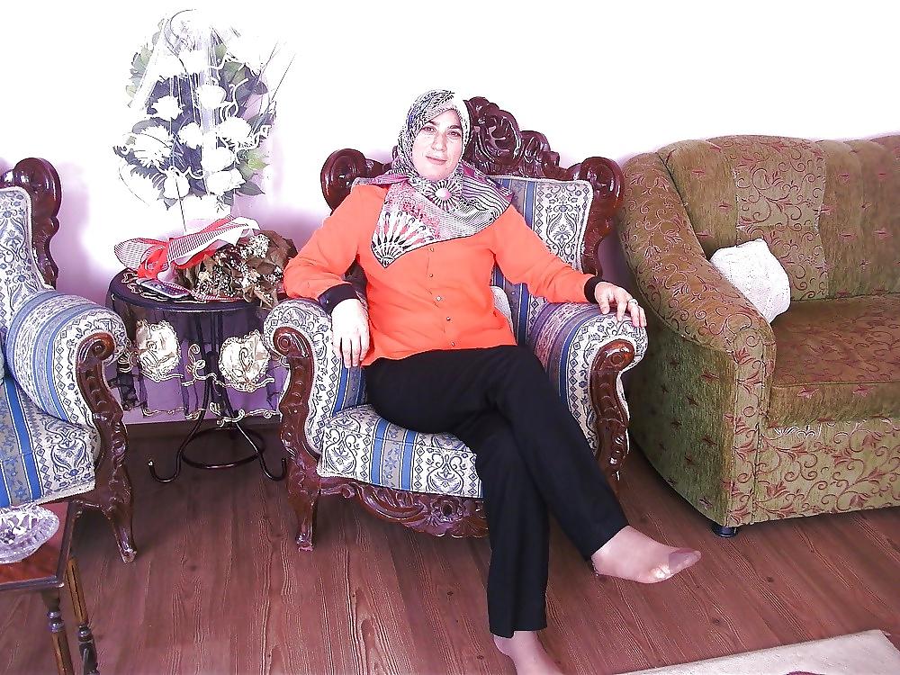11P Turban Hijab Feet