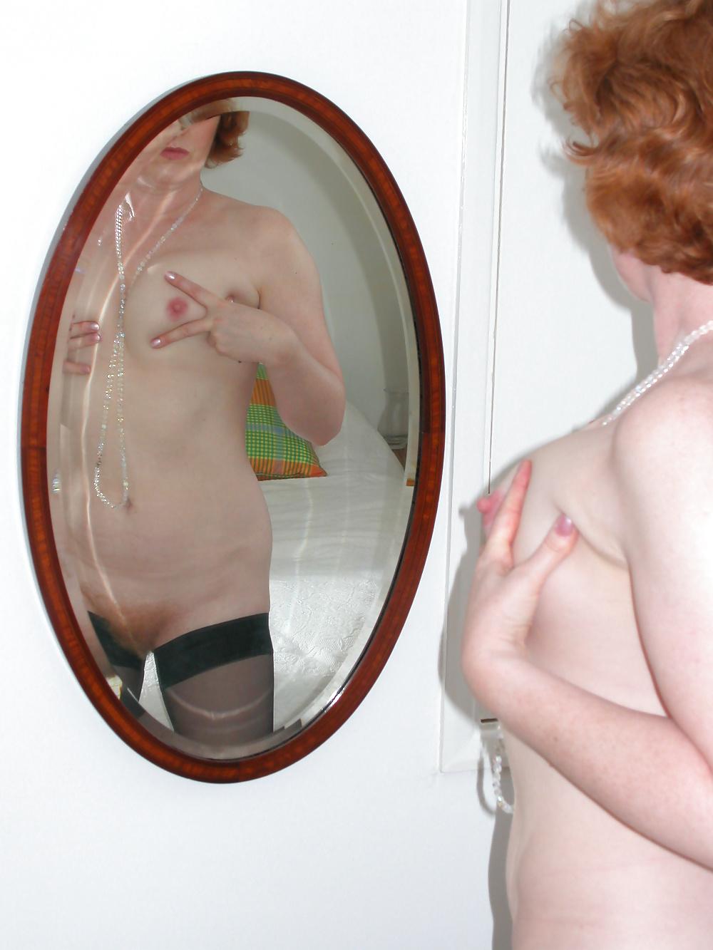 25P Mature redhead lady long black gloves