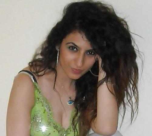 25P TURKISH 'MUSLIM' SLUT FOR BBC