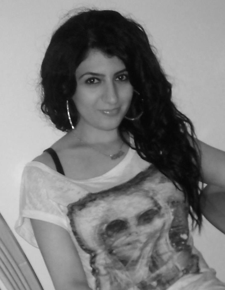 25P TURKISH 'MUSLIM' SLUT FOR BBC