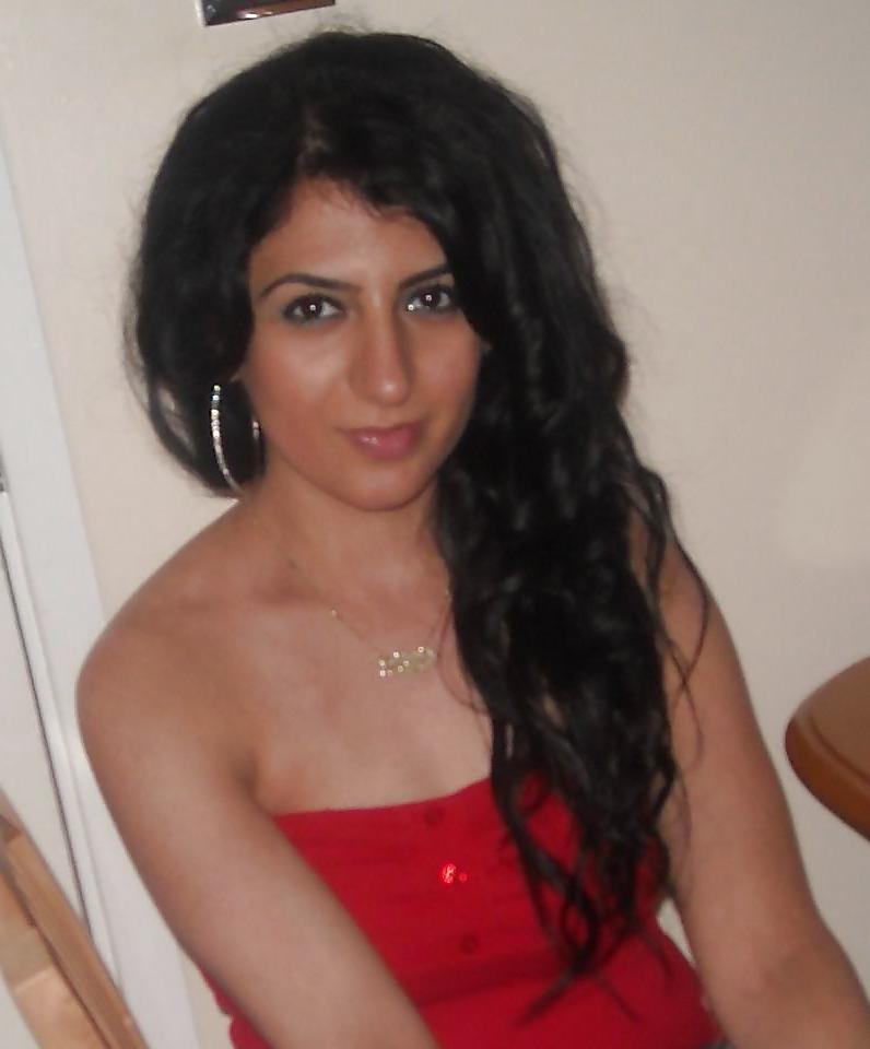 25P TURKISH 'MUSLIM' SLUT FOR BBC