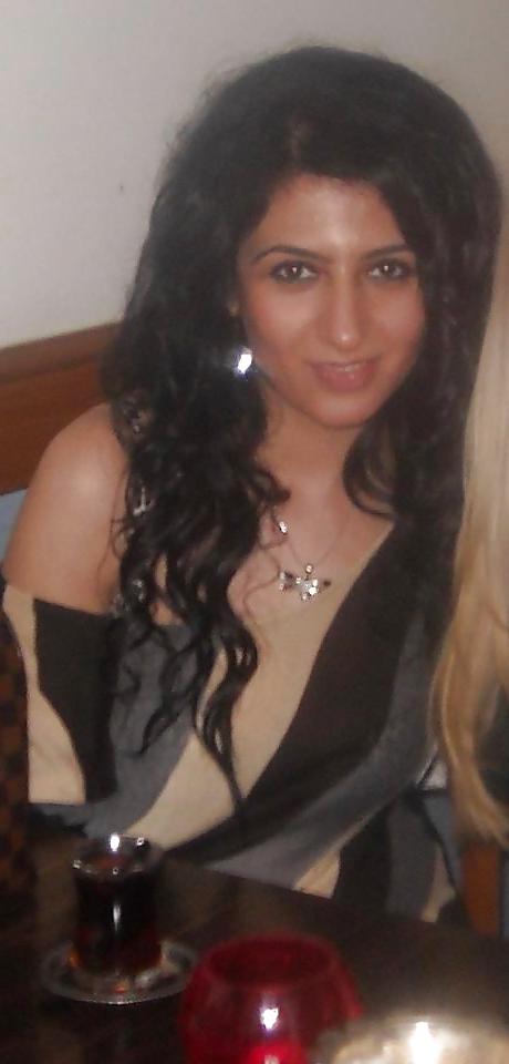 25P TURKISH 'MUSLIM' SLUT FOR BBC