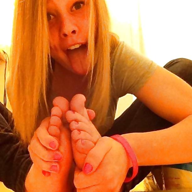 21P Girl feet