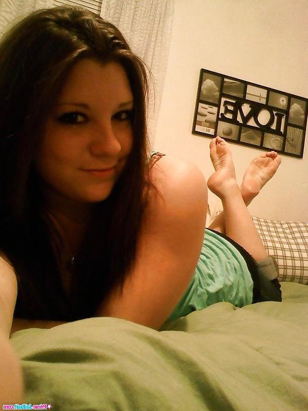 21P Girl feet