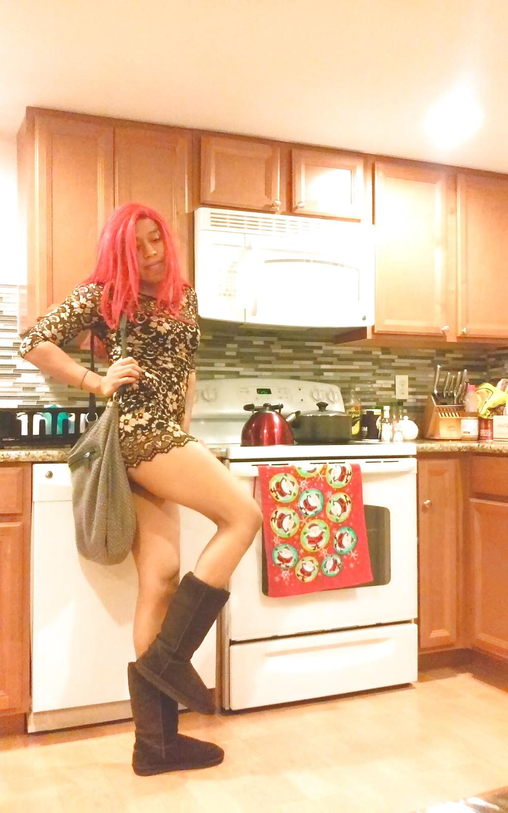 25P Sexy bitch with red hair