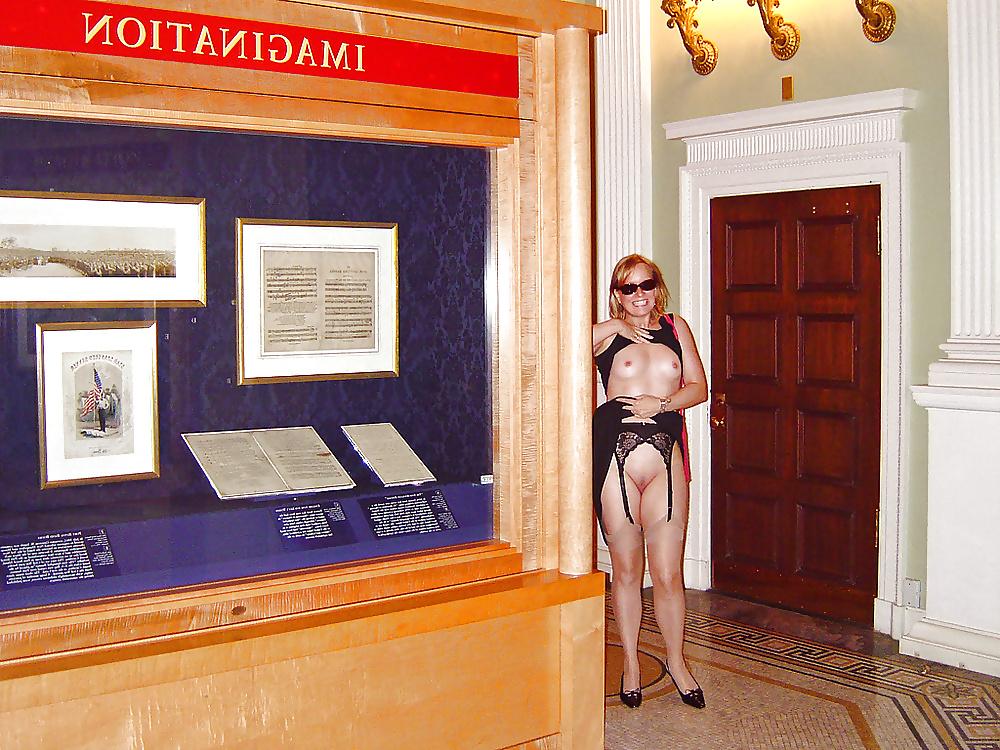 25P Milfs in Public vol.1