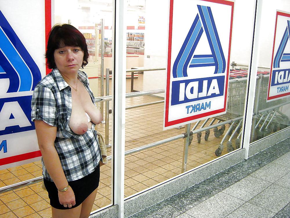 25P Milfs in Public vol.1