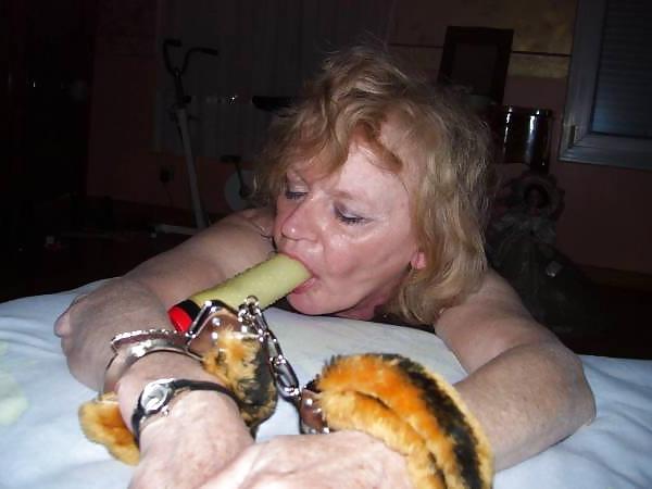 25P She Still Loves To Play