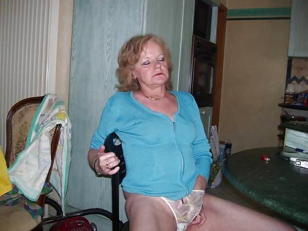 25P She Still Loves To Play