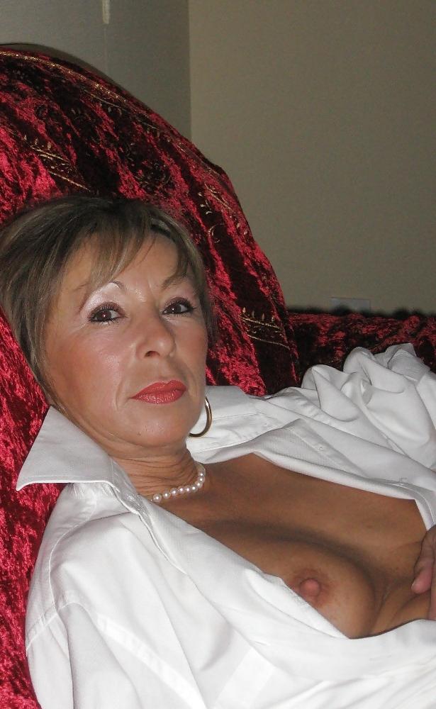 25P 50 mature, stockings, leather, domination bitch 1