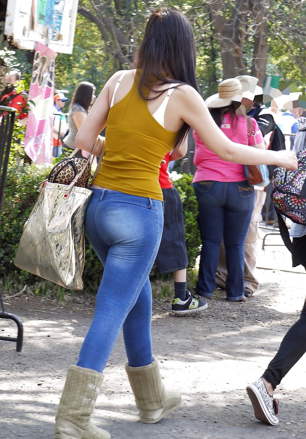 22P Candid Tongue