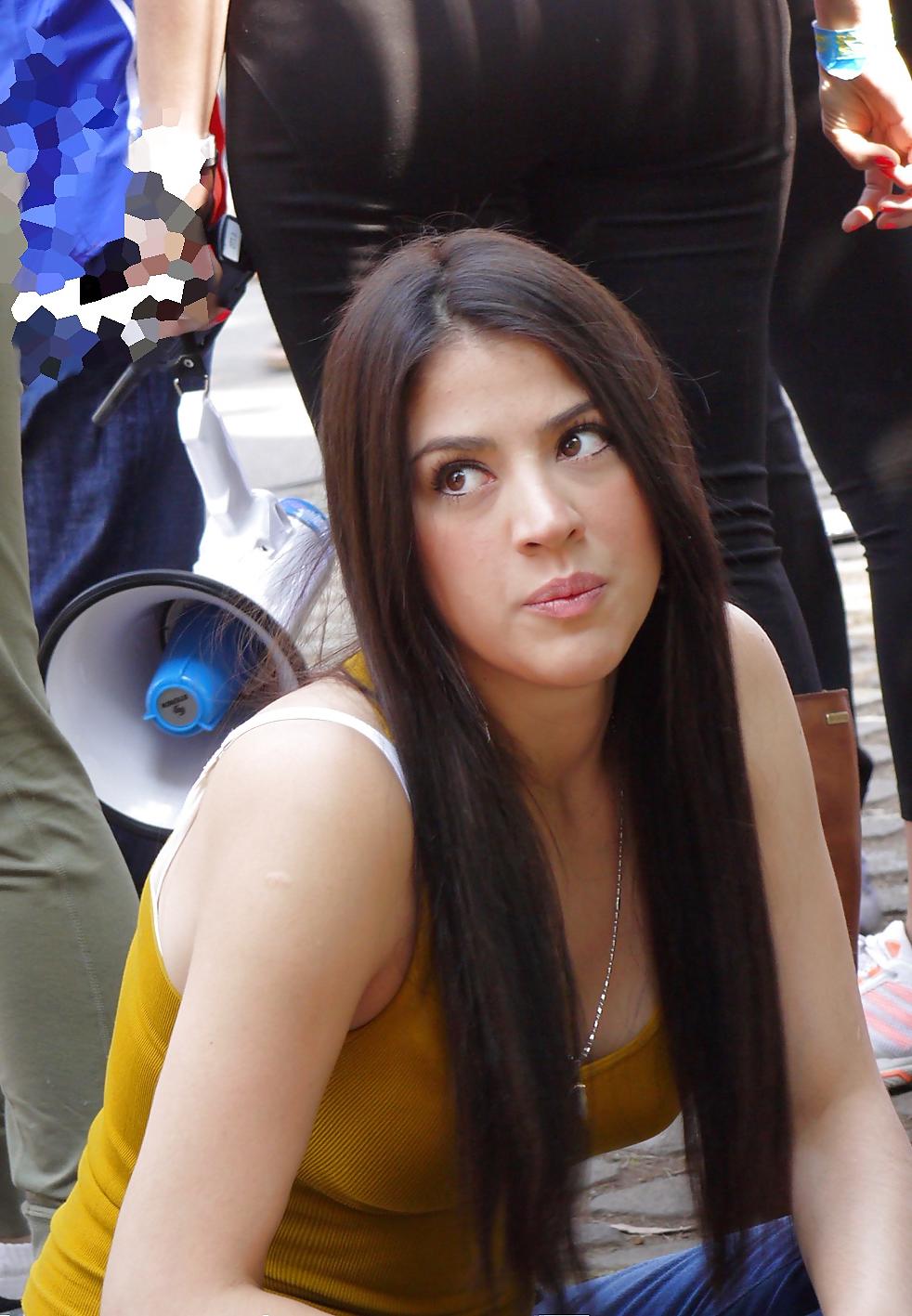 22P Candid Tongue