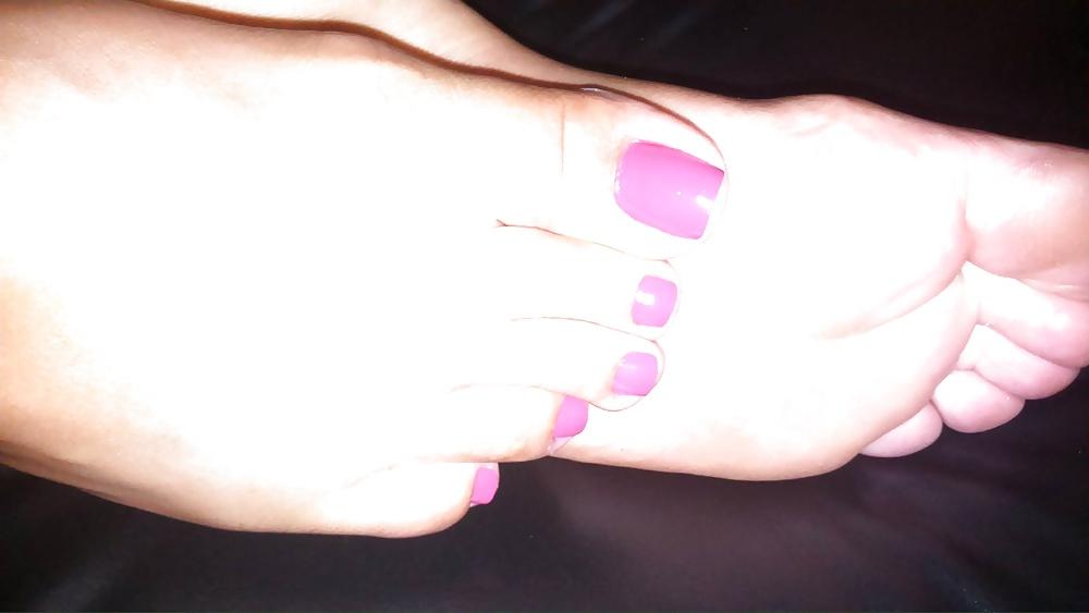 25P A goddess sexy feet