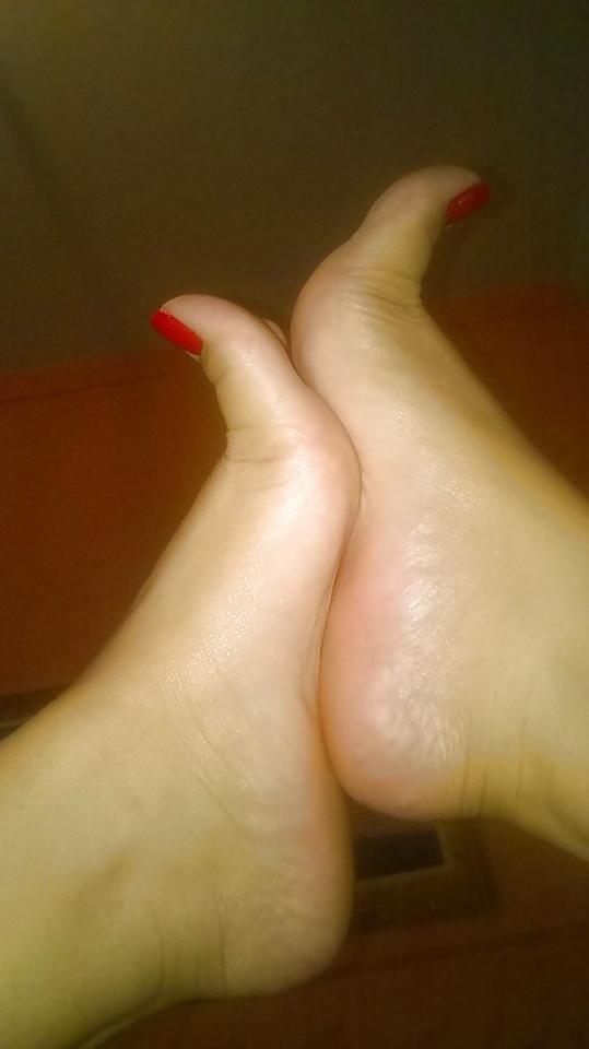 25P A goddess sexy feet