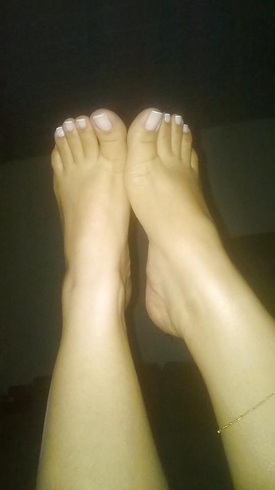 25P A goddess sexy feet