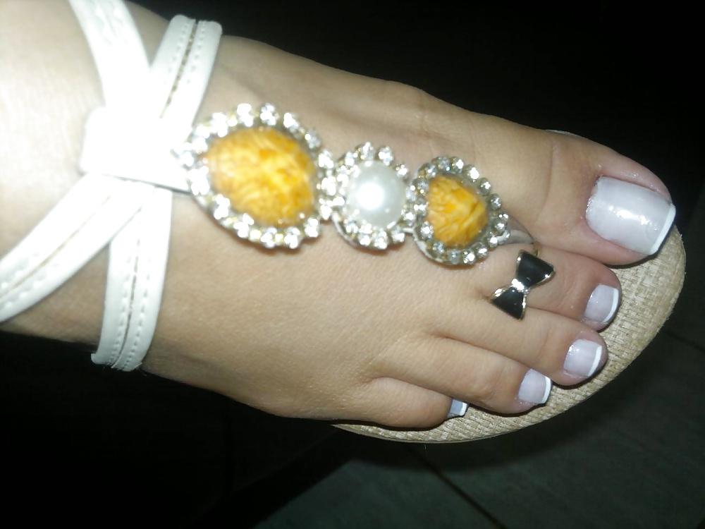 25P A goddess sexy feet