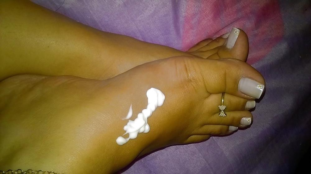 25P A goddess sexy feet