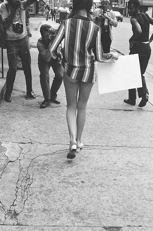 16P Action Topless in new York 1971-year