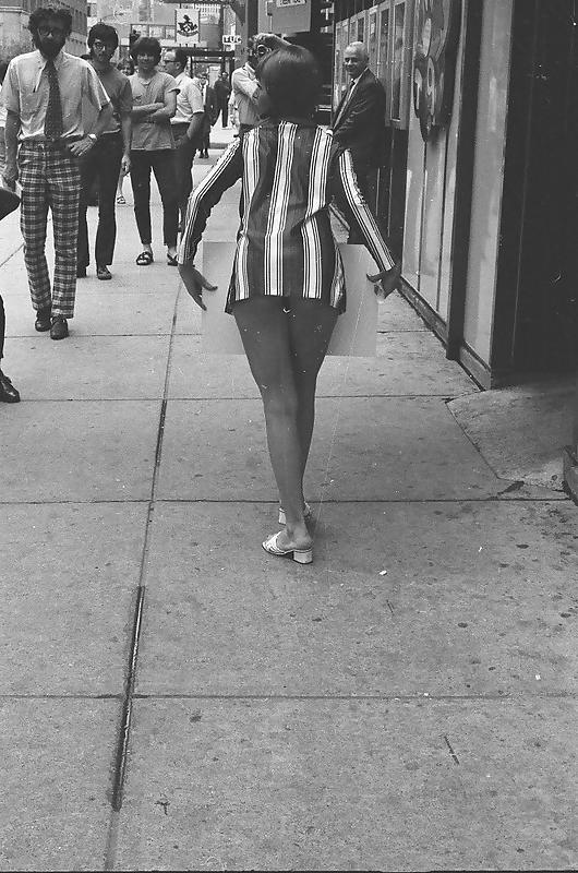 16P Action Topless in new York 1971-year