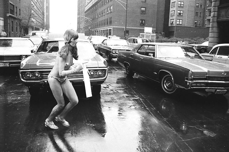 16P Action Topless in new York 1971-year