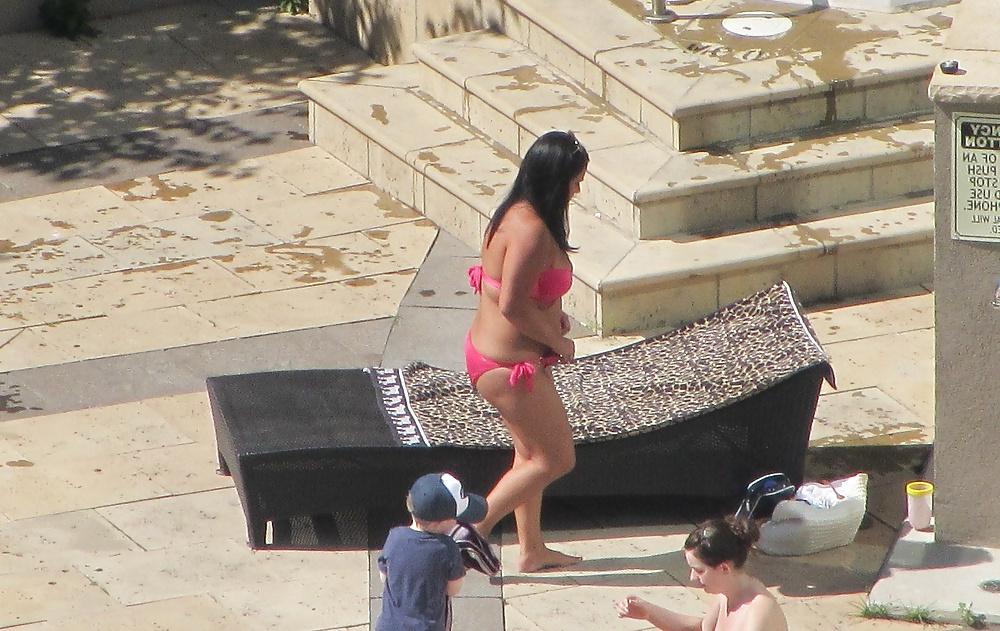 18P Cute Curvy Pool, Toronto, Ontario Canada