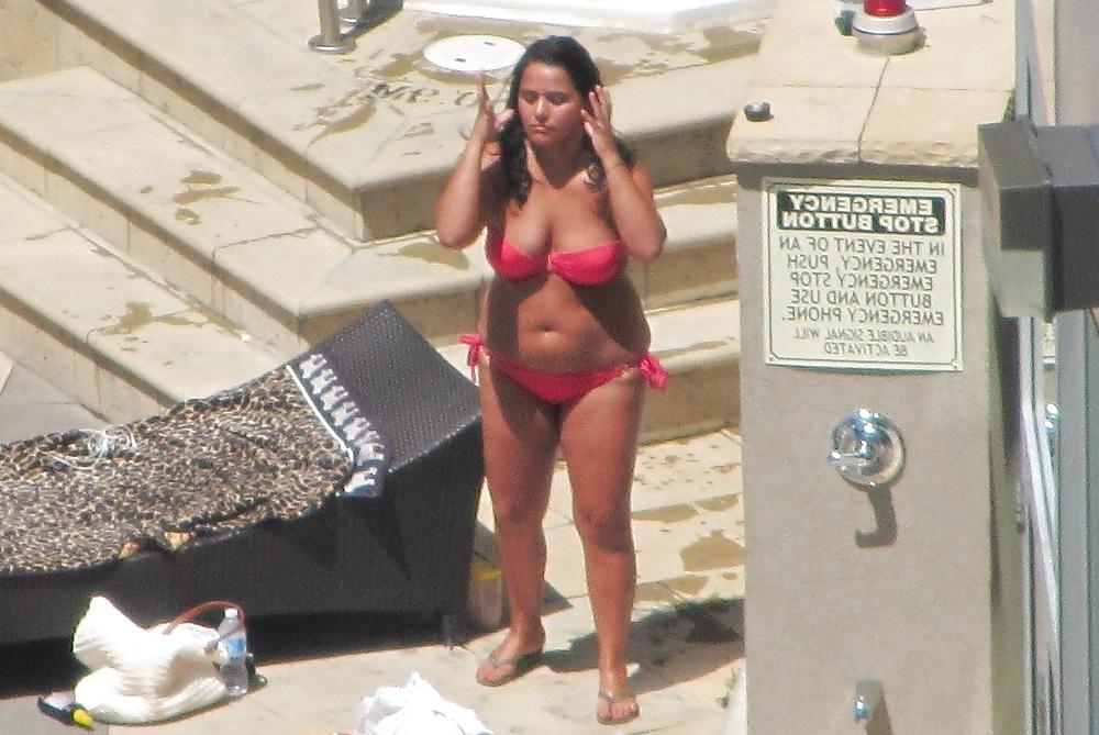 18P Cute Curvy Pool, Toronto, Ontario Canada