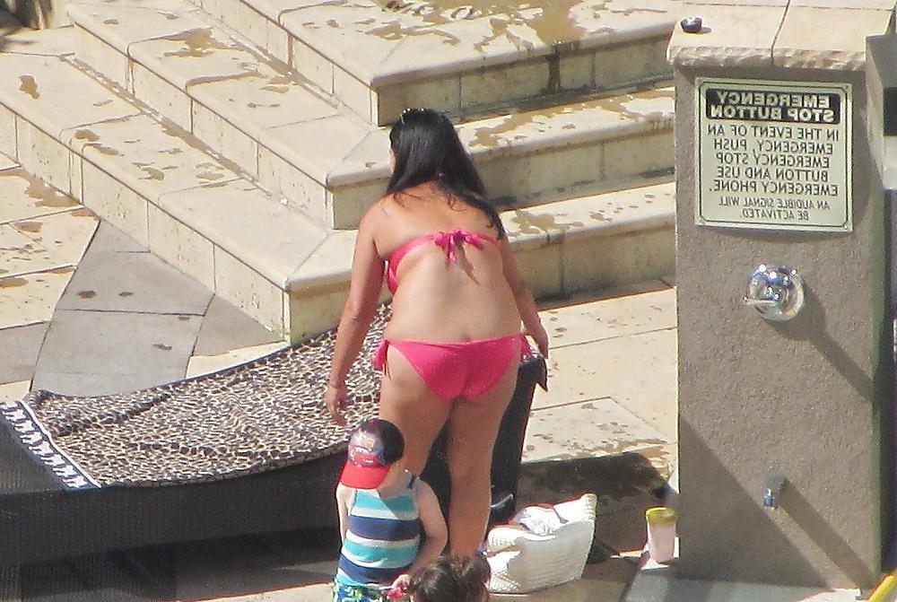 18P Cute Curvy Pool, Toronto, Ontario Canada