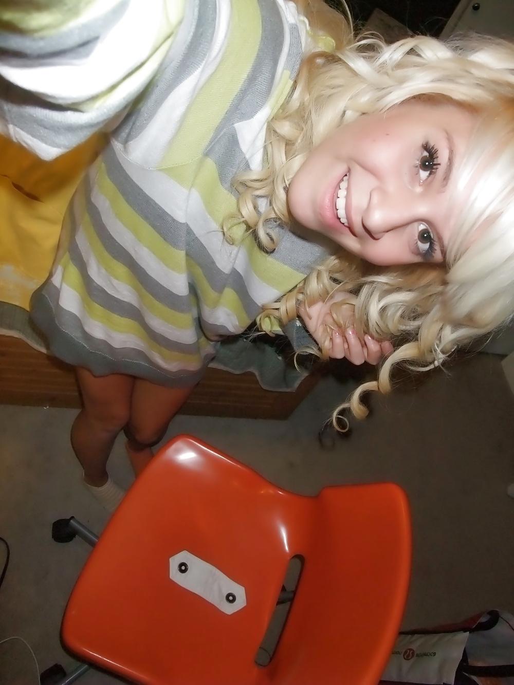 14P Süßes blondes Teen 1