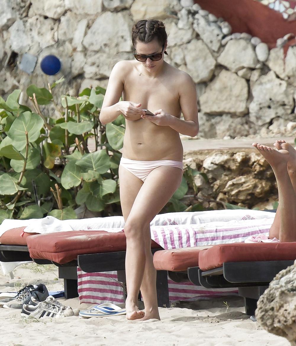9P Caroline Flack topless (New)