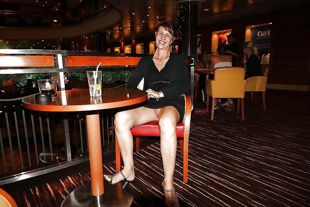 25P Milfs in Public vol.3
