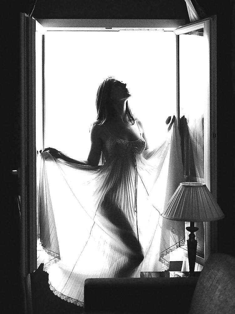 25P Black and White - Sexy Art