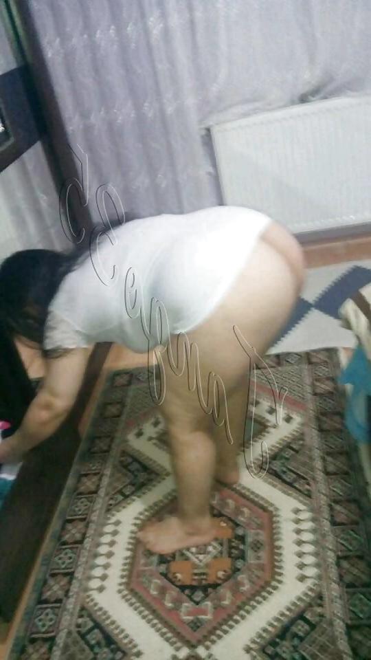 22P Turkish Turbaned Bitch Ozlem