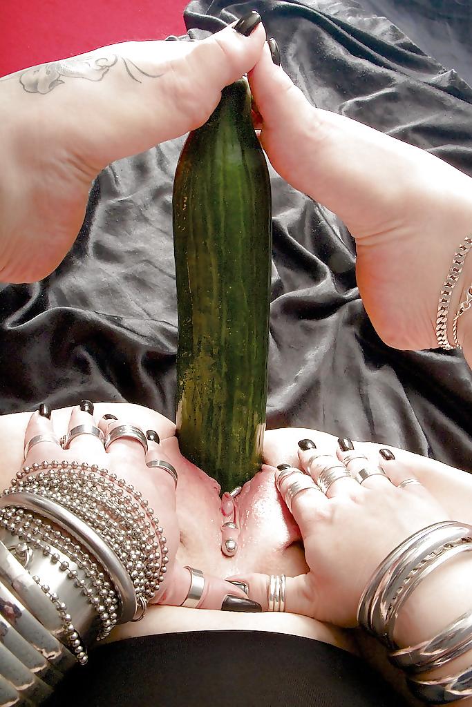 25P Artful Art Of Body Art-Piercings & Body Jewelry #33