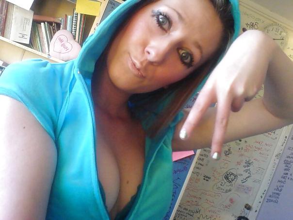 25P 23 dirty slut loves attention from Southend-on-Sea British 