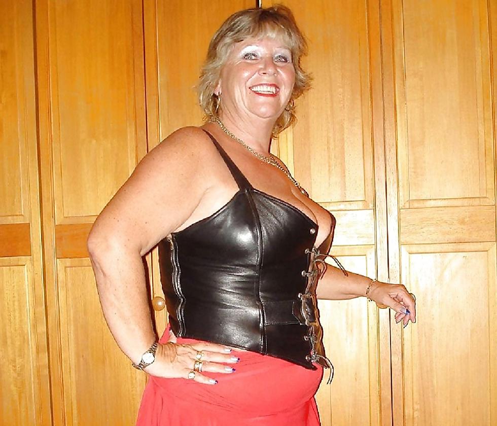 25P British Uk Hookers Prostitutes Escorts and Models 01