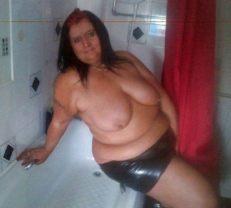25P British Uk Hookers Prostitutes Escorts and Models 01