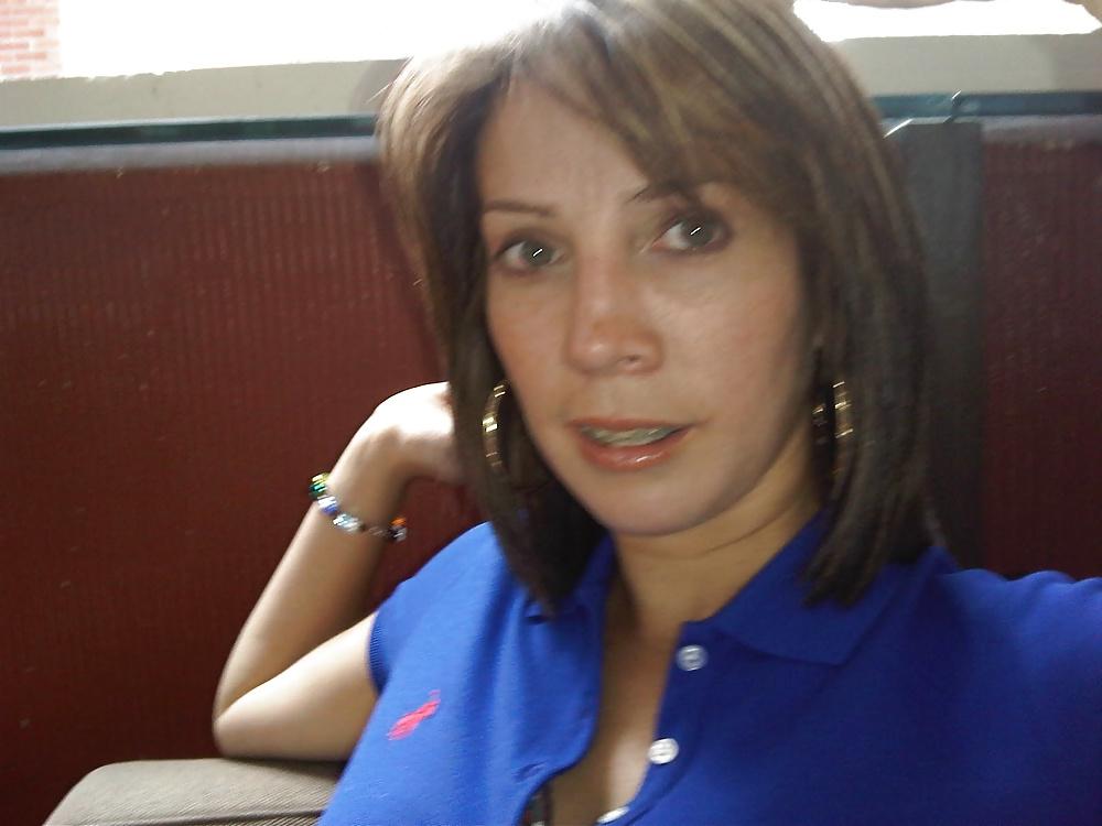 12P Latina Bitch 