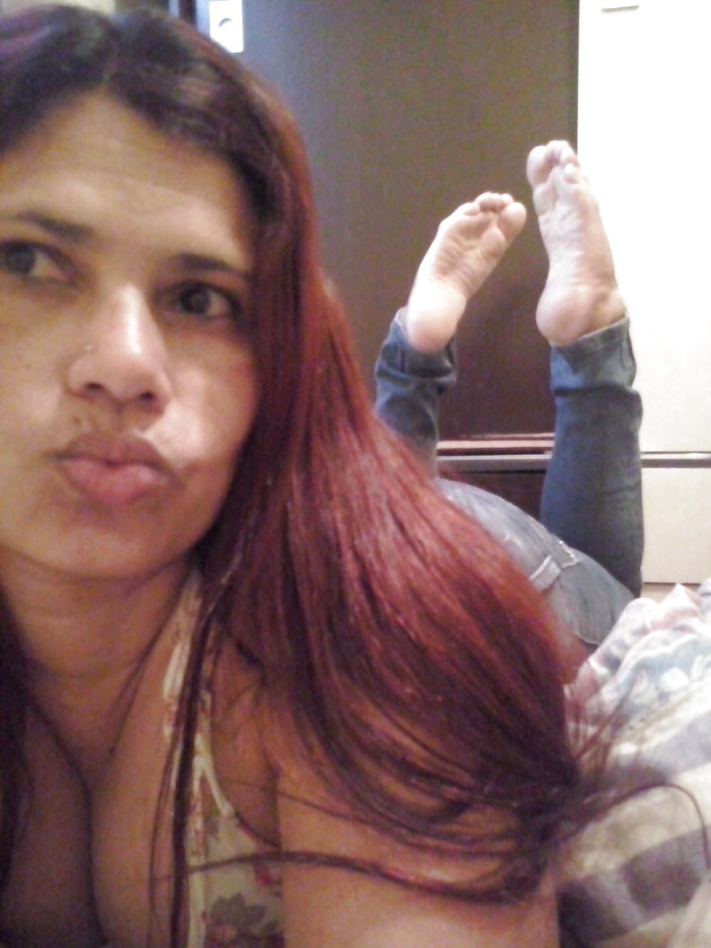 18P Sexy amateur feet soles