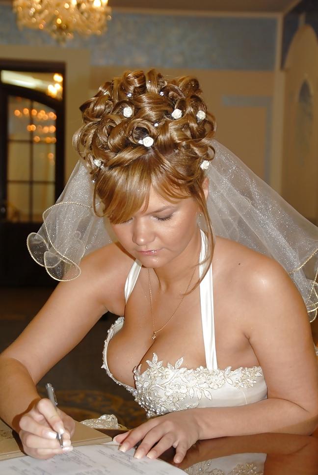 18P Here Cums The Bride!