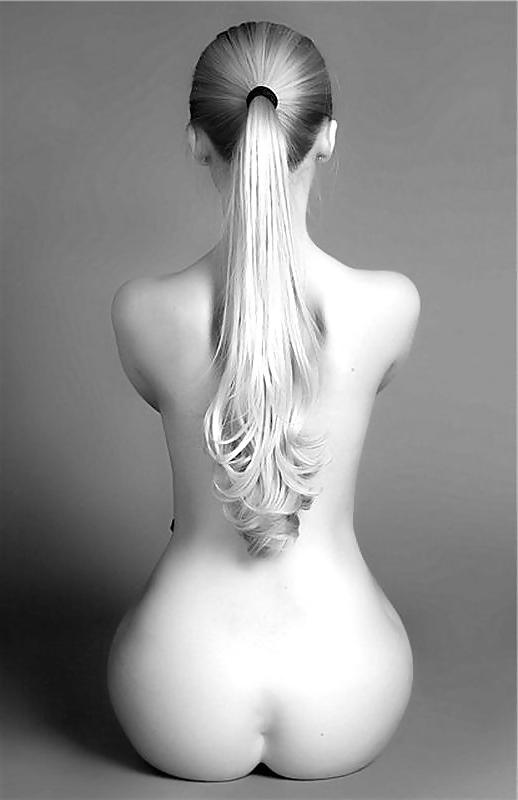 17P Beauty of the Female Form