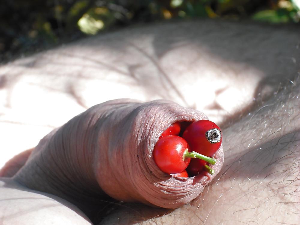11P FORESKIN PLAY .....